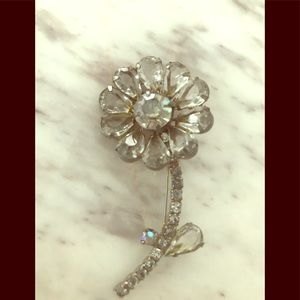 Exquisite Rhinestone Crystal Flower Brooch